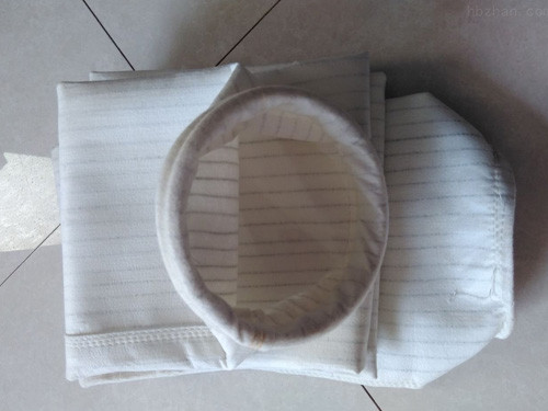 覆膜滌(di)綸針刺氈(zhān)除塵布袋(dai)